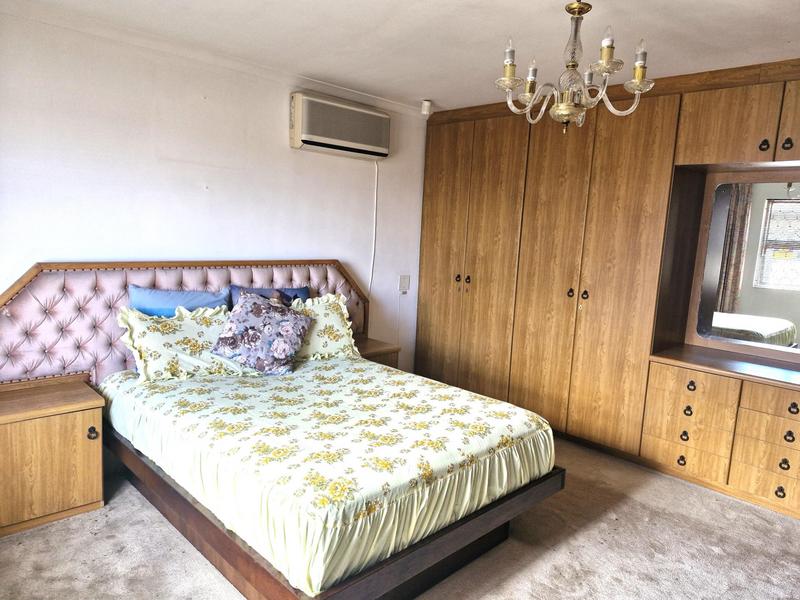 6 Bedroom Property for Sale in Cravenby Western Cape